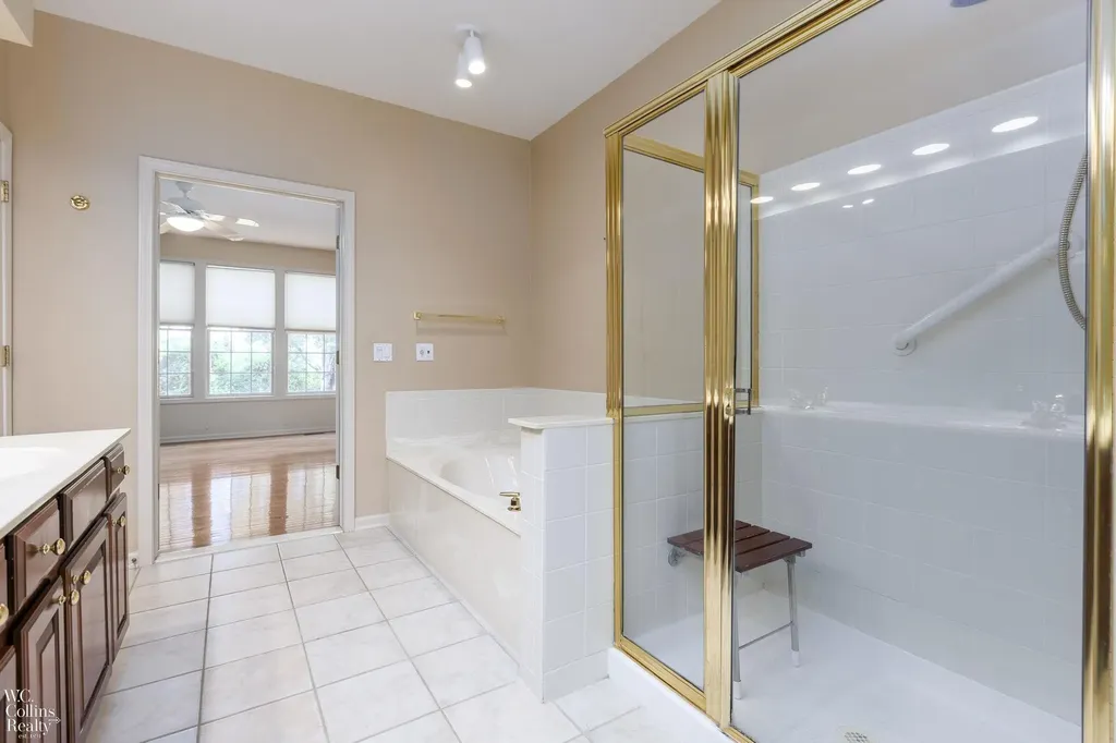 1195 Rock Valley Drive Rochester City MI 48307