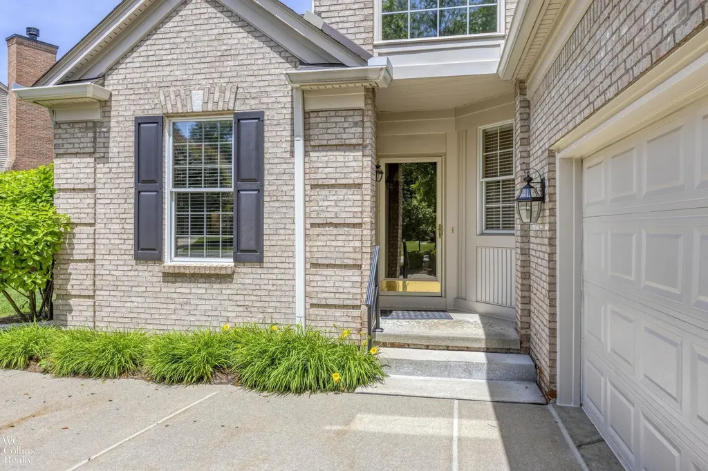1195 Rock Valley Drive Rochester City MI 48307
