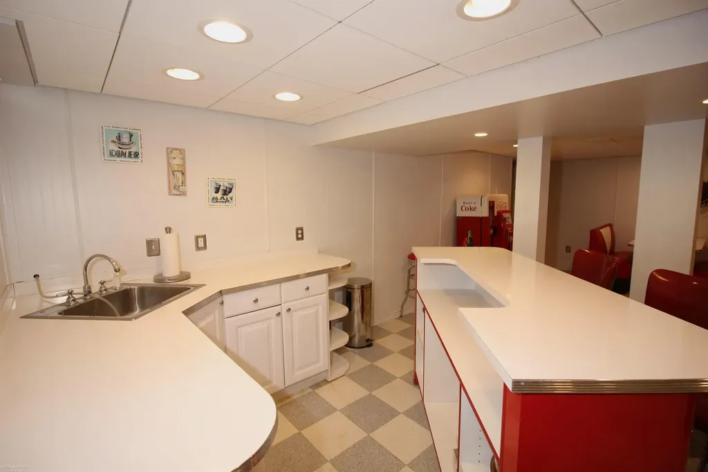 32310 Coventry Place Warren City MI 48093