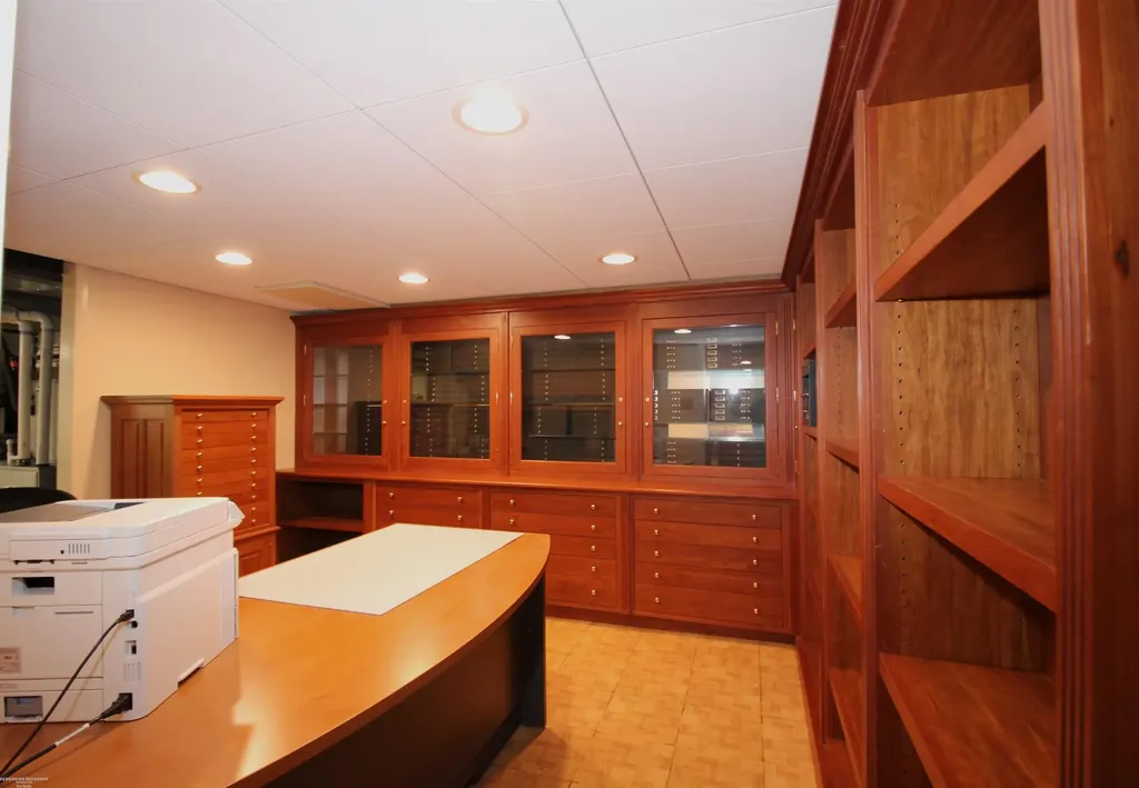 32310 Coventry Place Warren City MI 48093