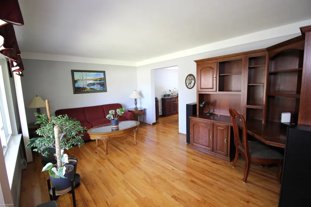 32310 Coventry Place Warren City MI 48093