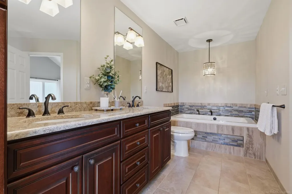 20547 Windham Drive Macomb Township MI 48044