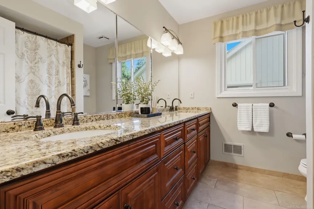 20547 Windham Drive Macomb Township MI 48044