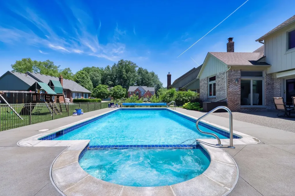 20547 Windham Drive Macomb Township MI 48044