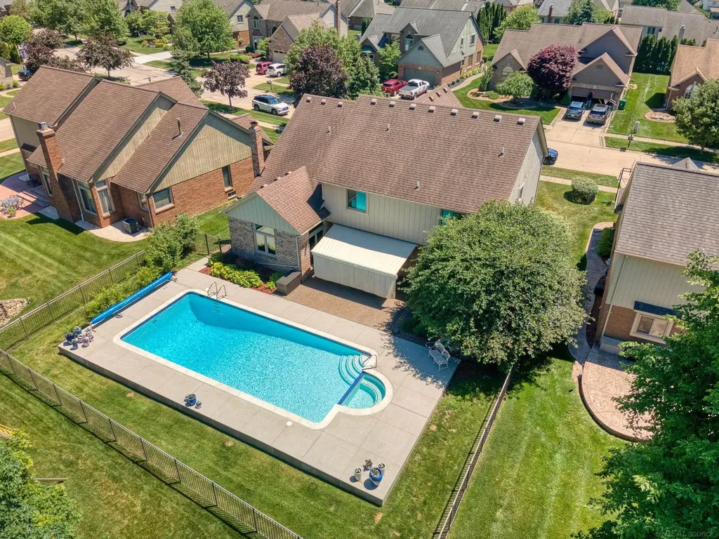20547 Windham Drive Macomb Township MI 48044