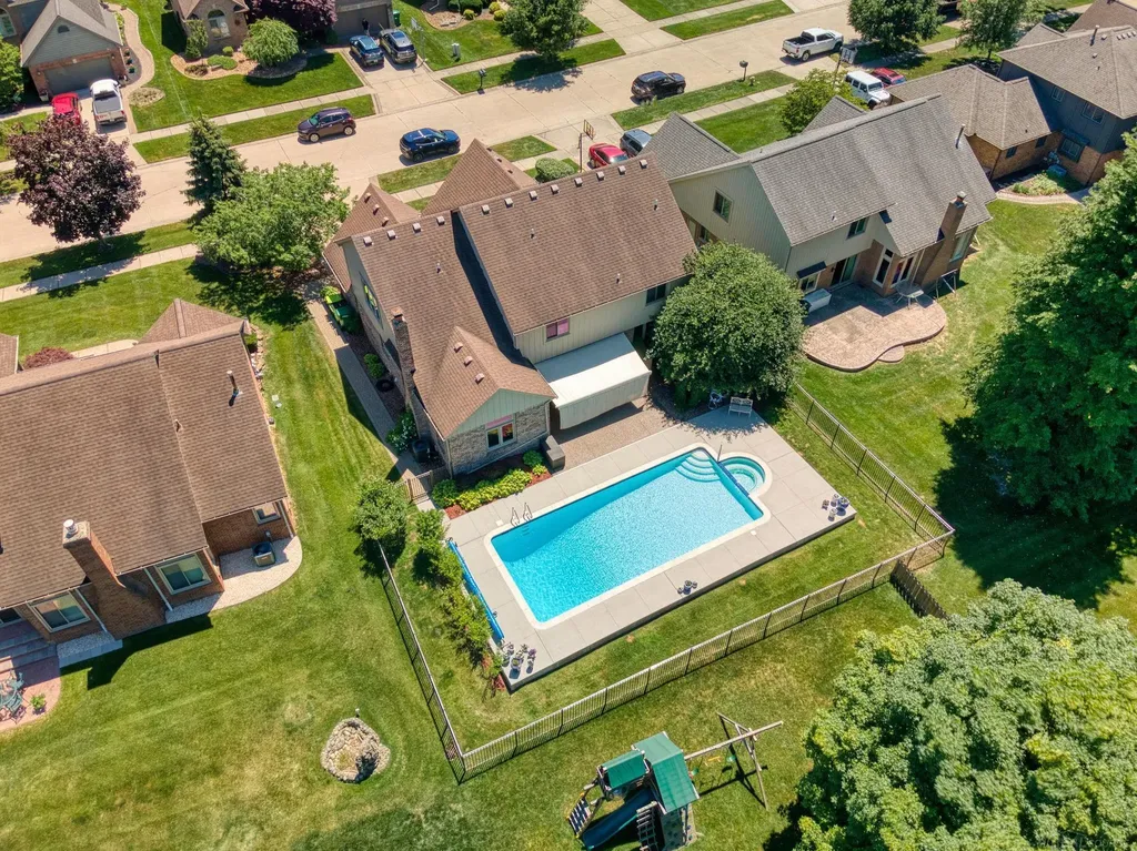 20547 Windham Drive Macomb Township MI 48044