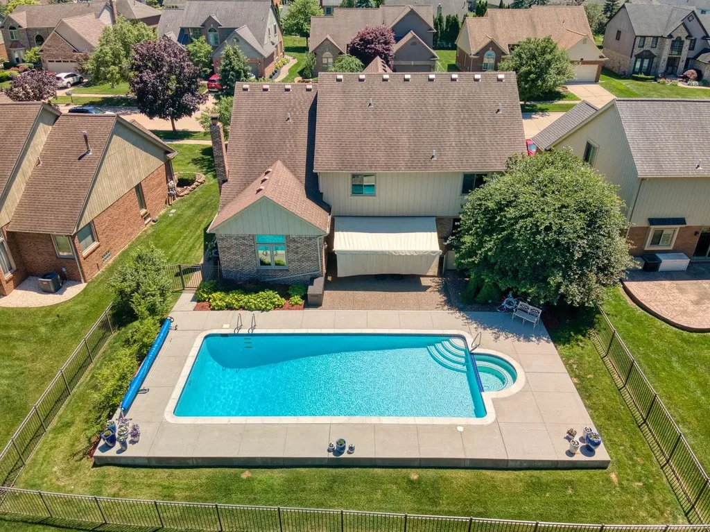 20547 Windham Drive Macomb Township MI 48044