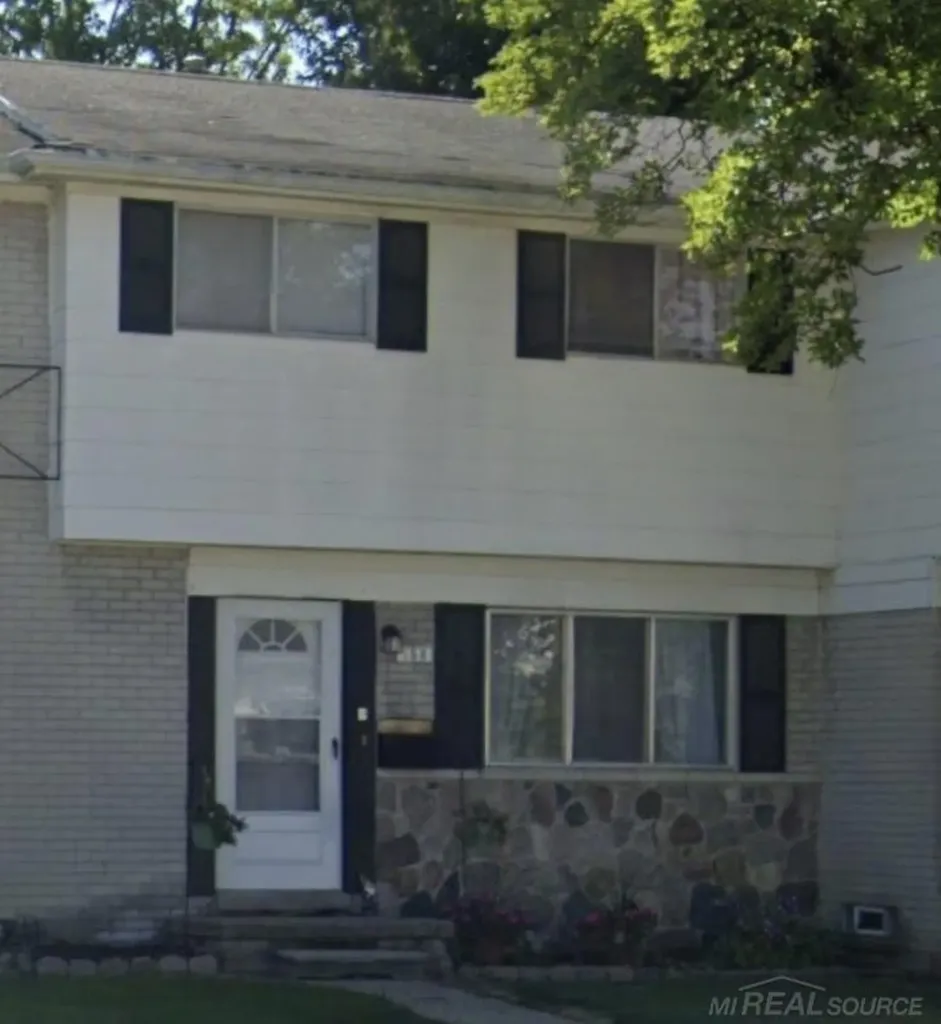 158 Mark Drive Mt. Clemens City MI 48043