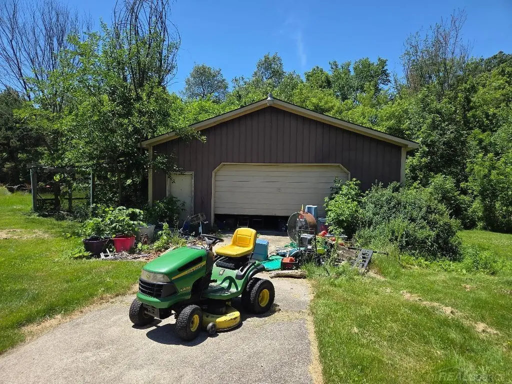 2960 Oakview Street Attica Township MI 48428