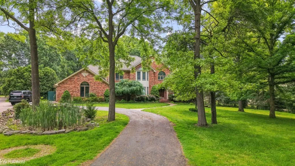 3701 Green Lake Road West Bloomfield Charter Township MI 48324