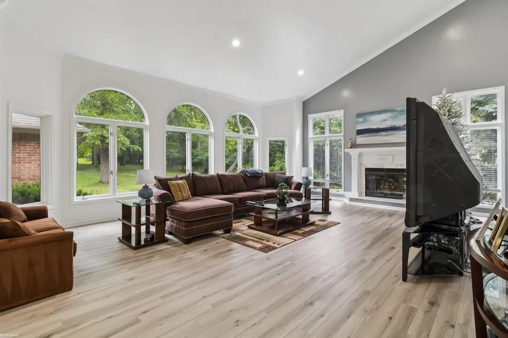 3701 Green Lake Road West Bloomfield Charter Township MI 48324