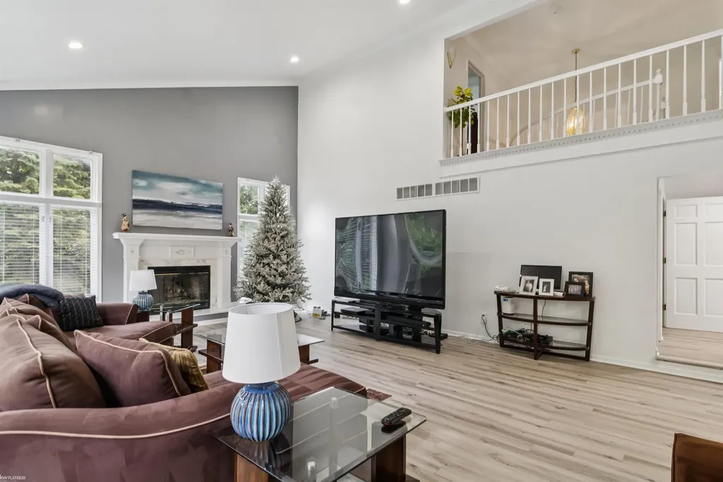 3701 Green Lake Road West Bloomfield Charter Township MI 48324
