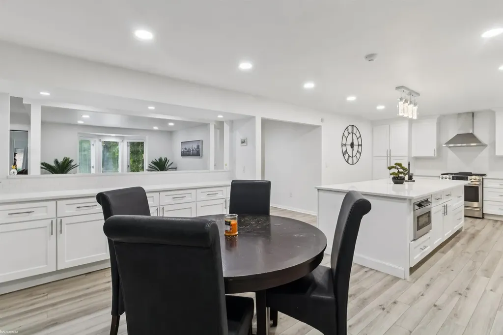 3701 Green Lake Road West Bloomfield Charter Township MI 48324