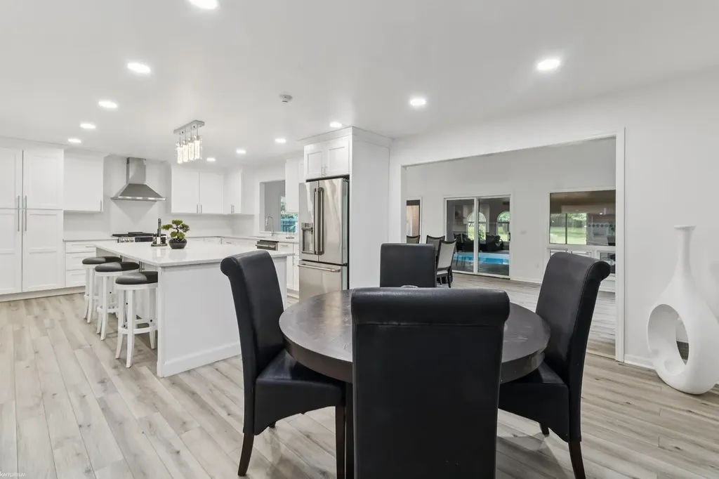 3701 Green Lake Road West Bloomfield Charter Township MI 48324