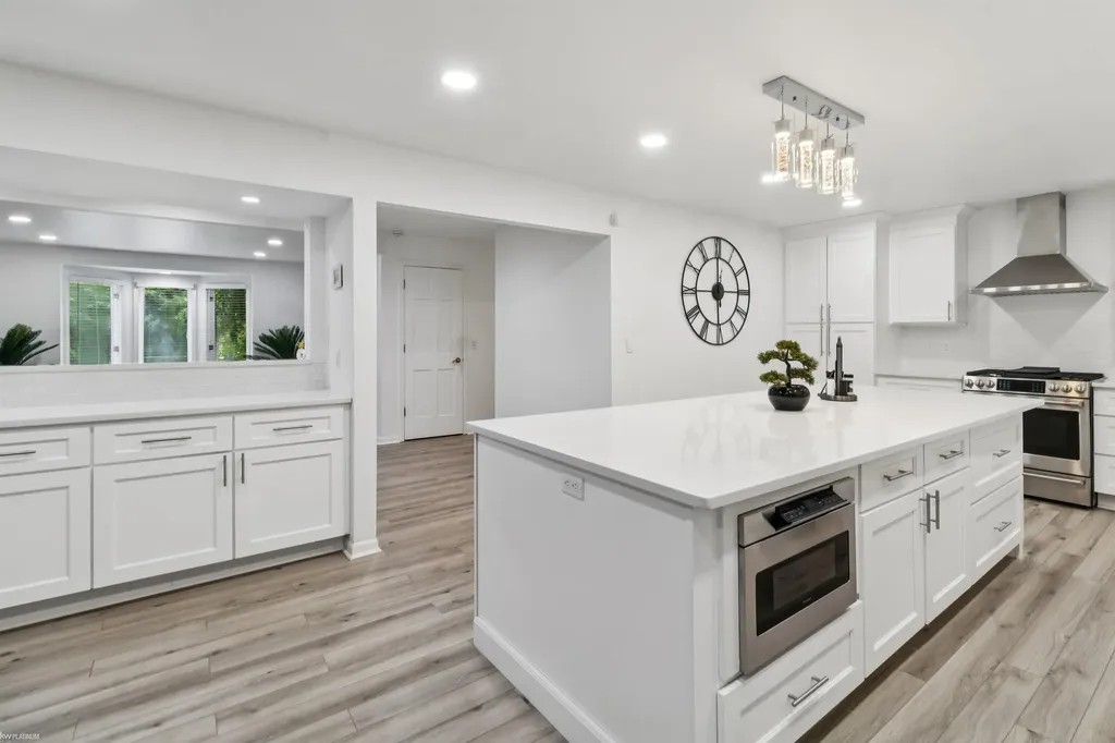 3701 Green Lake Road West Bloomfield Charter Township MI 48324