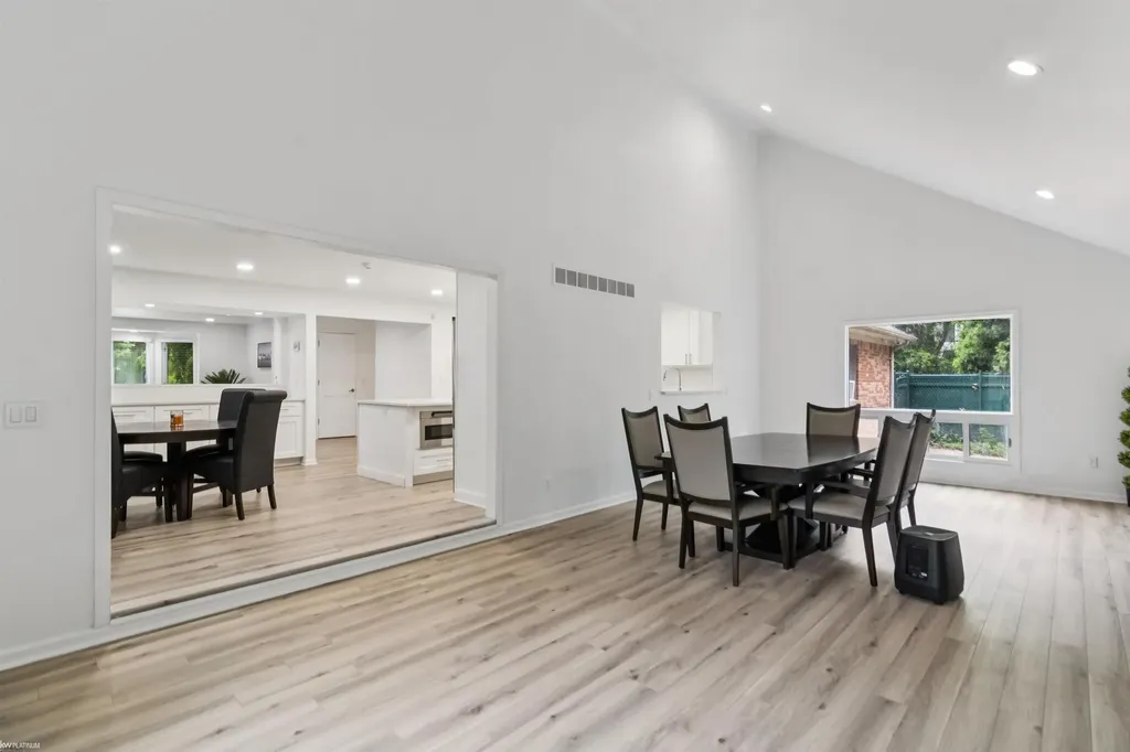 3701 Green Lake Road West Bloomfield Charter Township MI 48324