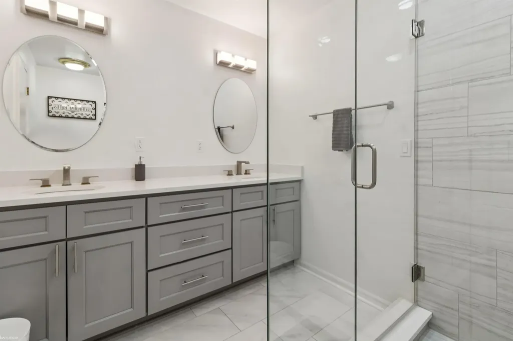 3701 Green Lake Road West Bloomfield Charter Township MI 48324