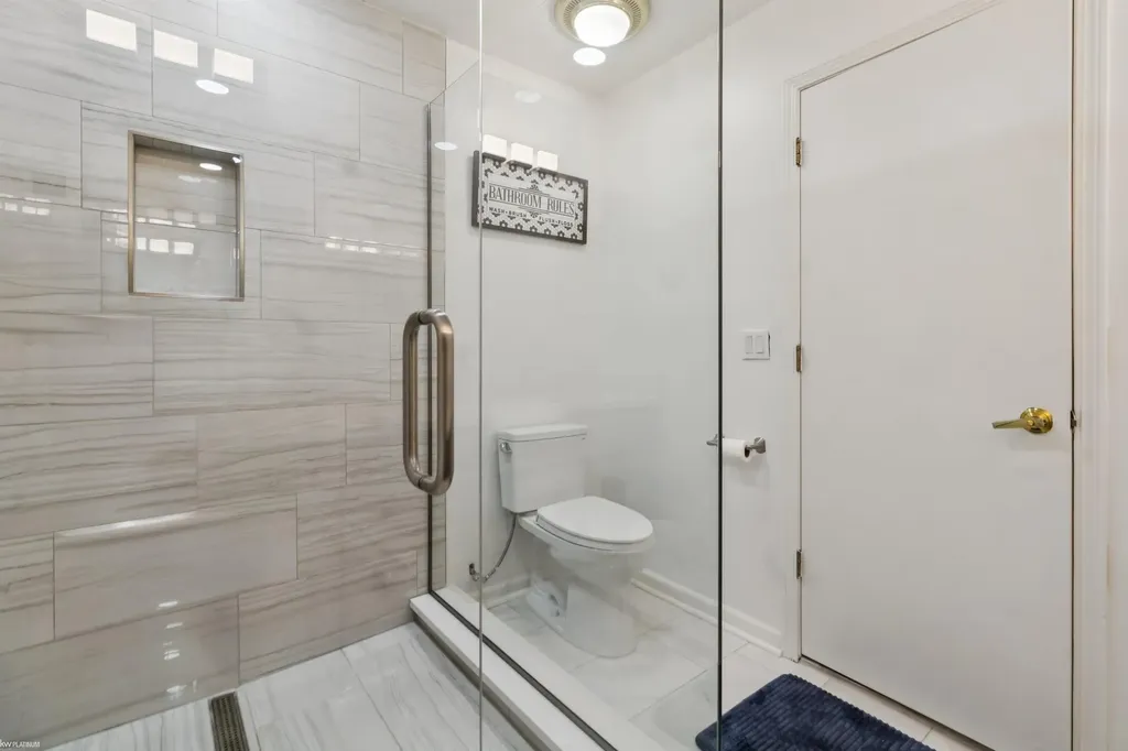 3701 Green Lake Road West Bloomfield Charter Township MI 48324