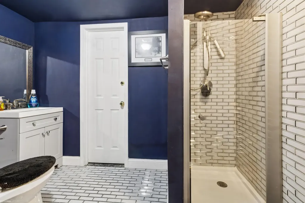 3701 Green Lake Road West Bloomfield Charter Township MI 48324