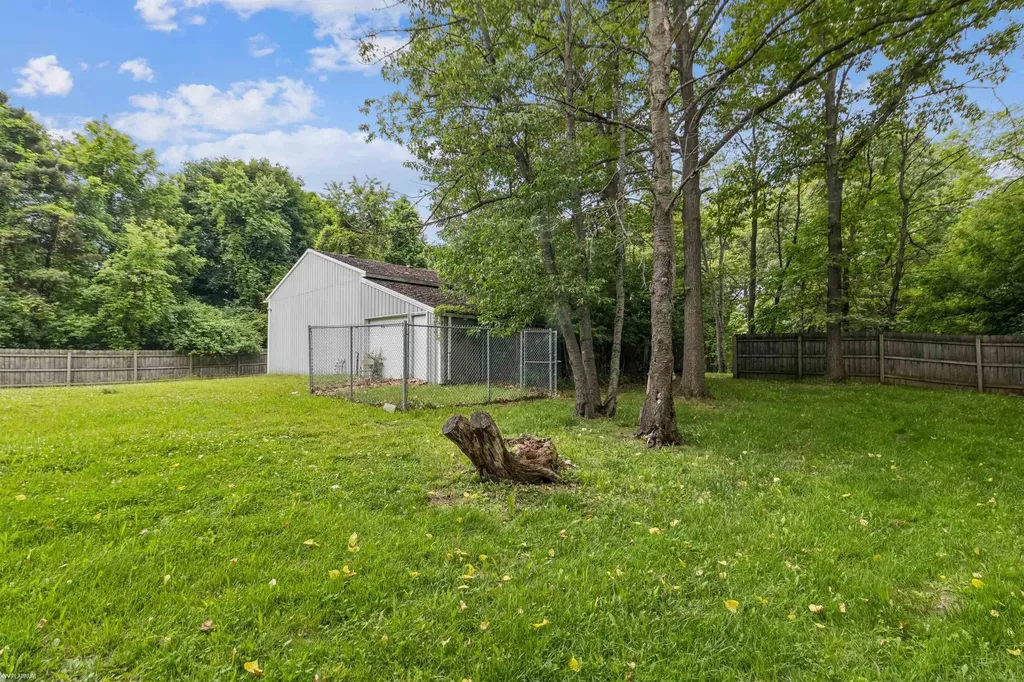 3701 Green Lake Road West Bloomfield Charter Township MI 48324