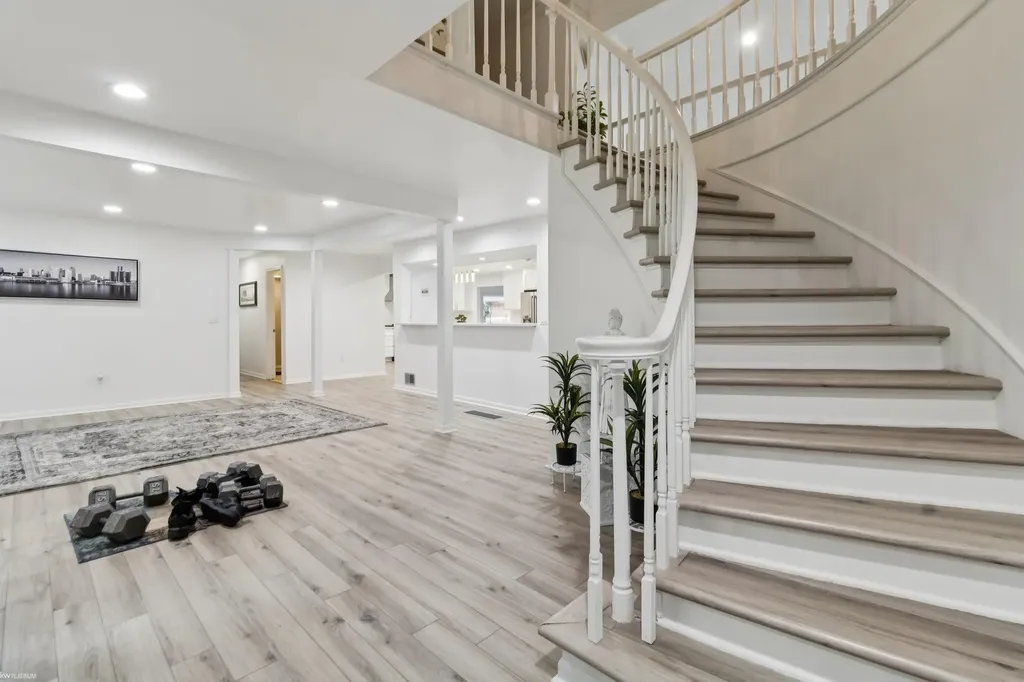 3701 Green Lake Road West Bloomfield Charter Township MI 48324