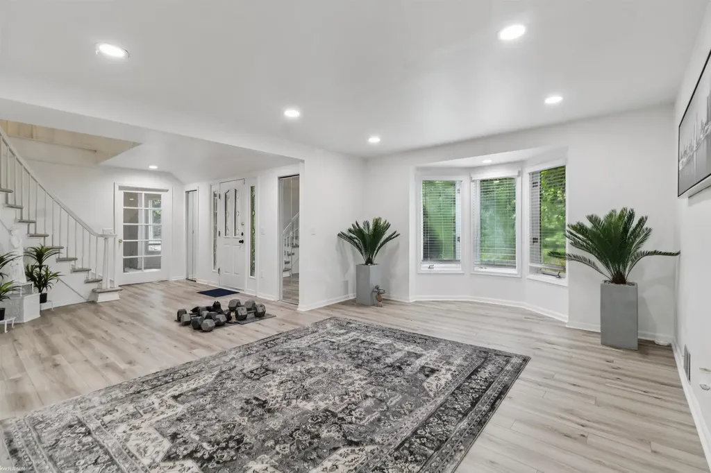 3701 Green Lake Road West Bloomfield Charter Township MI 48324