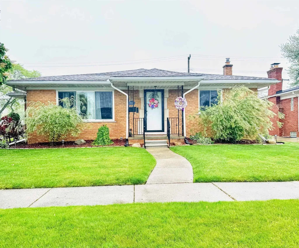 30601 Taylor Street St. Clair Shores City MI 48082