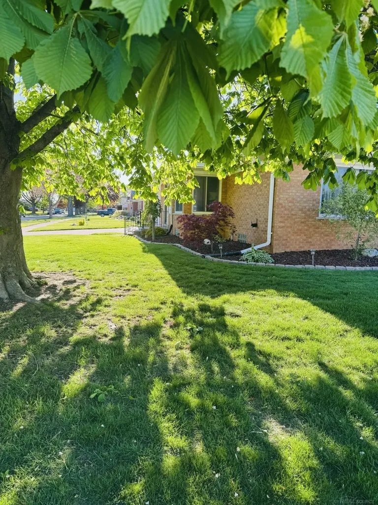 30601 Taylor Street St. Clair Shores City MI 48082