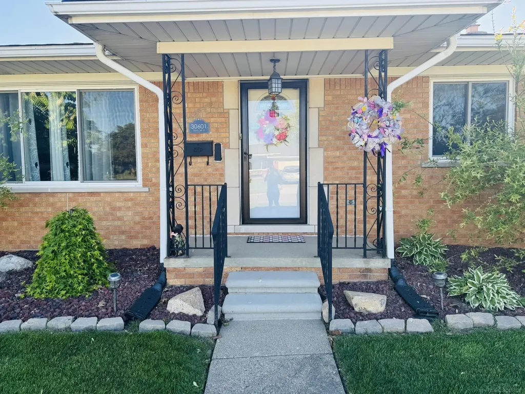 30601 Taylor Street St. Clair Shores City MI 48082