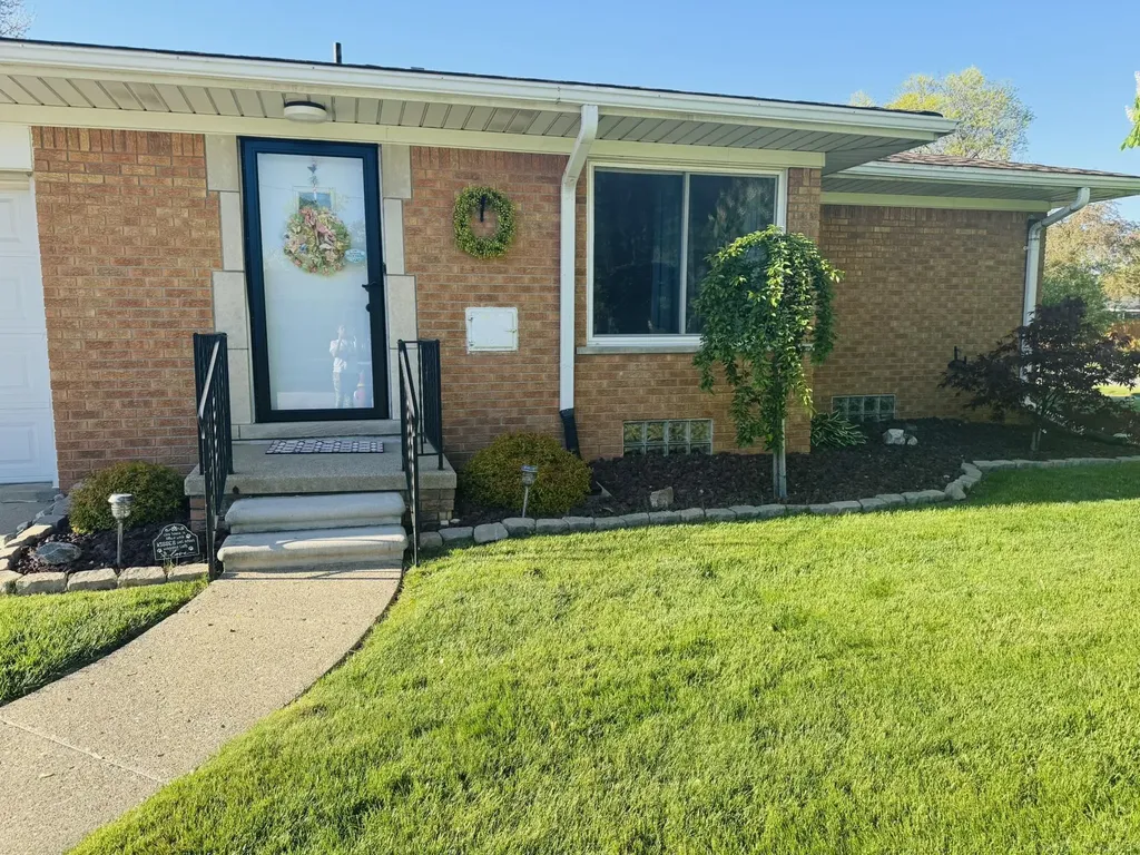 30601 Taylor Street St. Clair Shores City MI 48082