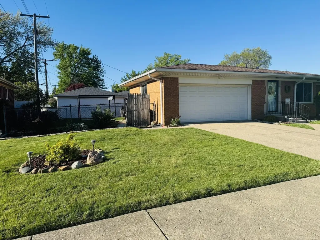 30601 Taylor Street St. Clair Shores City MI 48082