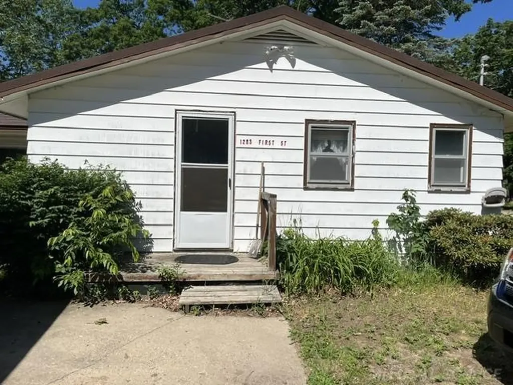 1283 First Street Lincoln Township MI 48633