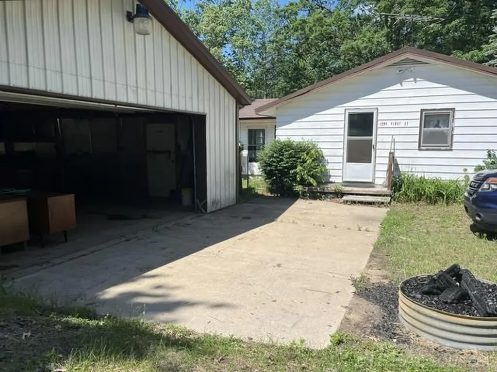 1283 First Street Lincoln Township MI 48633