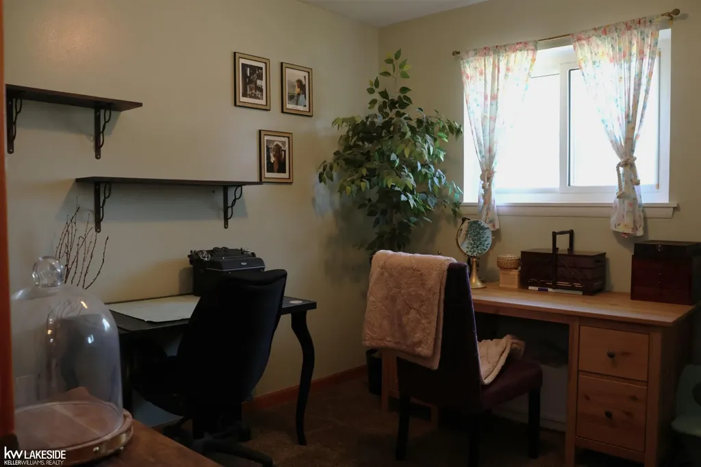 15625 Chestnut Street Roseville City MI 48066