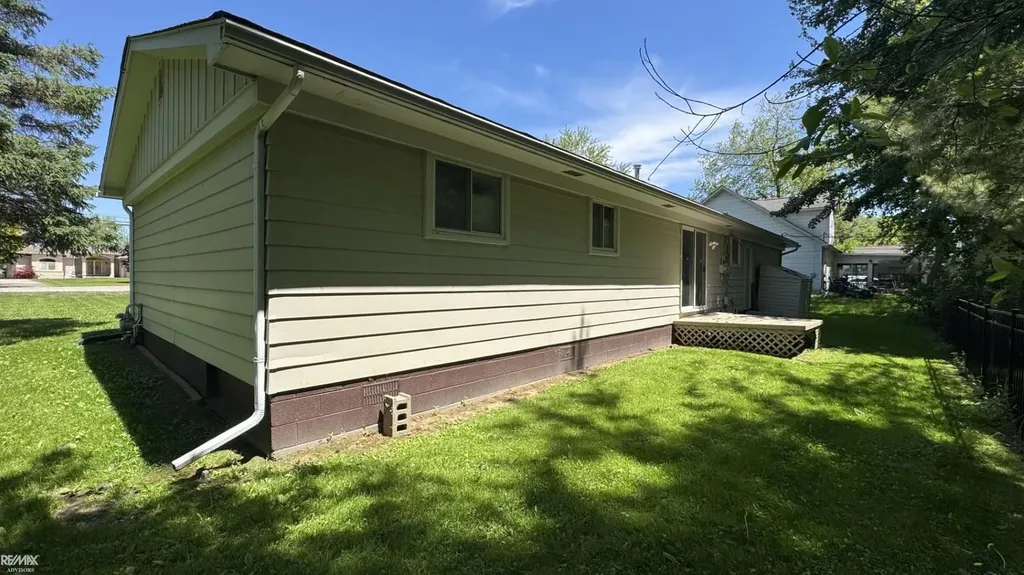 26450 South River Road Harrison Charter Township MI 48045