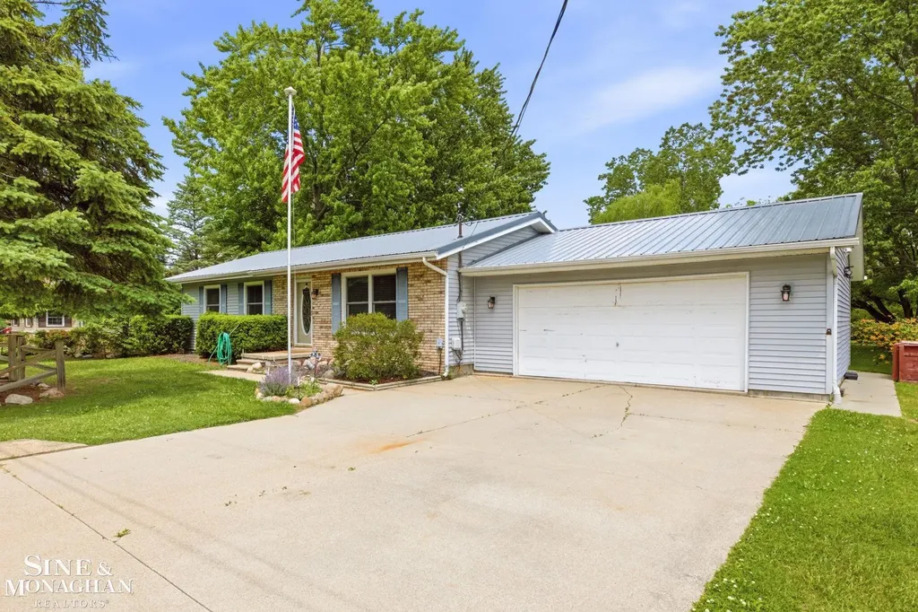 660 Range Road Marysville City MI 48040