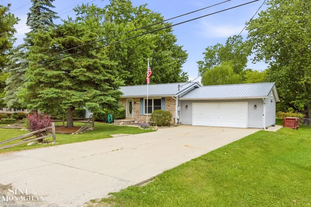 660 Range Road Marysville City MI 48040
