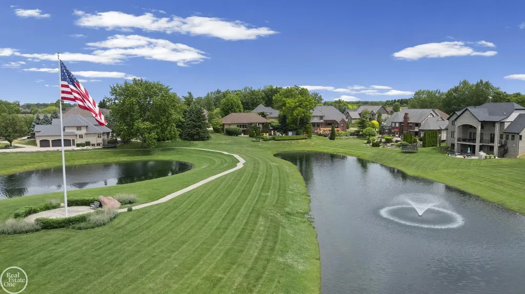 6718 Pond Drive Washington Township MI 48094
