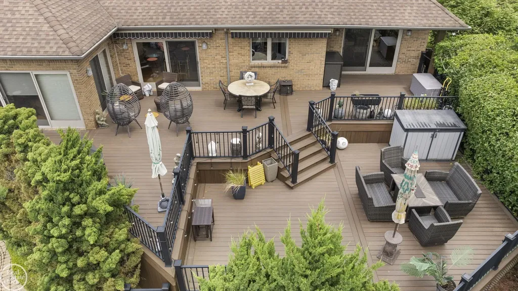 6718 Pond Drive Washington Township MI 48094