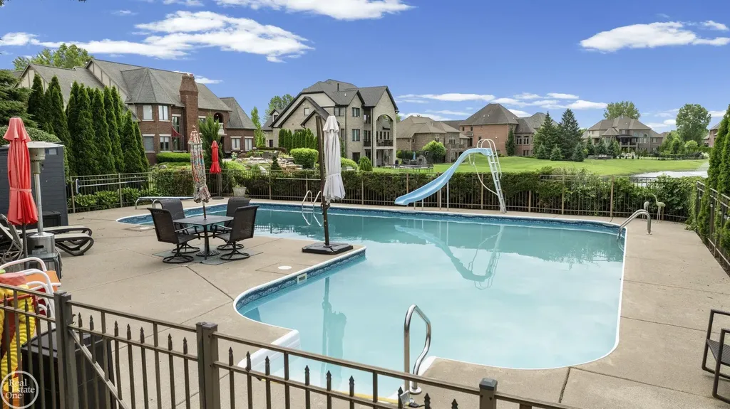 6718 Pond Drive Washington Township MI 48094