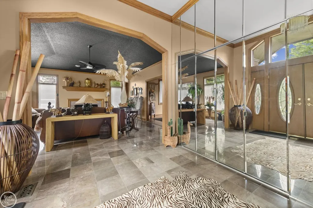 6718 Pond Drive Washington Township MI 48094