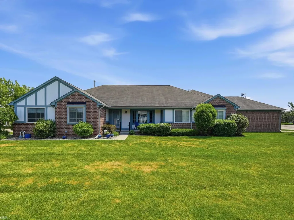 45461 Nottingham Drive Macomb Township MI 48044