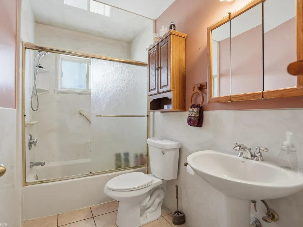21612 Bon Brae Street St. Clair Shores City MI 48081