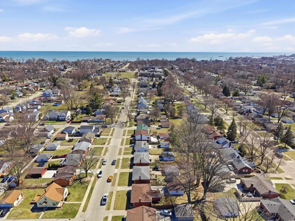 21612 Bon Brae Street St. Clair Shores City MI 48081