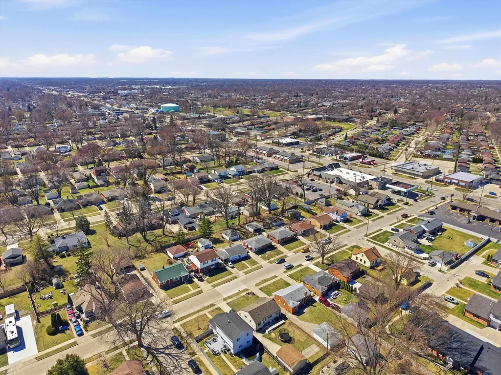 21612 Bon Brae Street St. Clair Shores City MI 48081