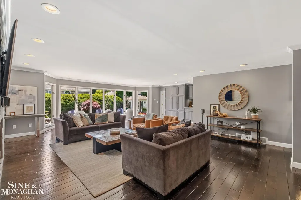 264 Grosse Pointe Boulevard Grosse Pointe Farms City MI 48236