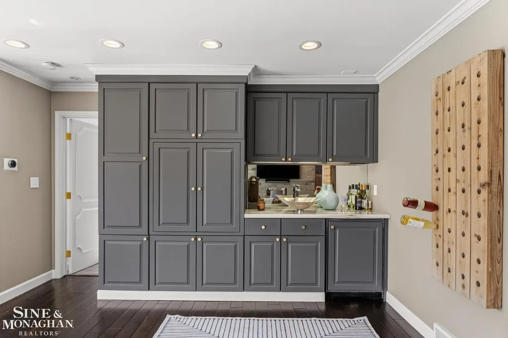 264 Grosse Pointe Boulevard Grosse Pointe Farms City MI 48236