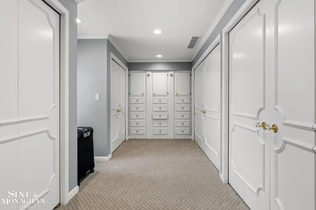 264 Grosse Pointe Boulevard Grosse Pointe Farms City MI 48236