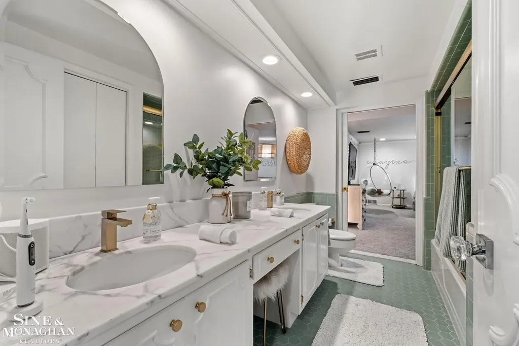 264 Grosse Pointe Boulevard Grosse Pointe Farms City MI 48236