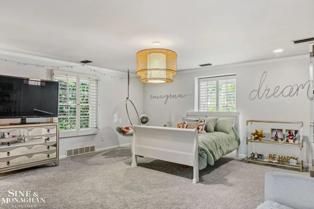 264 Grosse Pointe Boulevard Grosse Pointe Farms City MI 48236